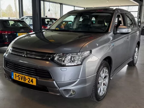 MITSUBISHI Outlander 2.0 PHEV 4WD CVT  Intense+ 1e eigenaar
