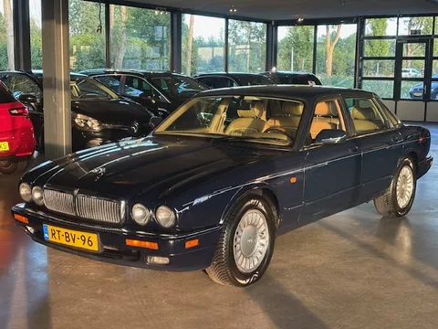 Jaguar Sovereign 3.2 AUT In goede staat, binnen en buiten.