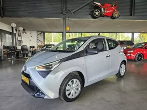 TOYOTA Aygo 1.0 VVT-i 72pk 5D x-fun