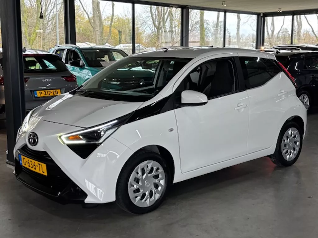 TOYOTA Aygo 1.0 VVT-i 72pk 5D x-play Carplay/Camera